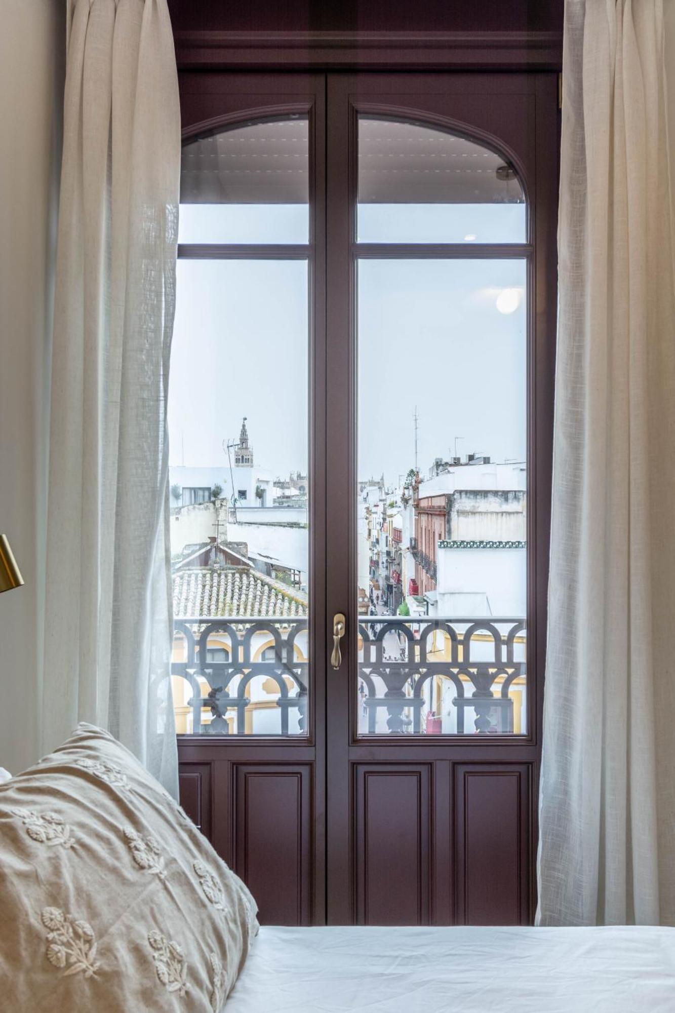 Betis Suites-La Campana Seville Luaran gambar